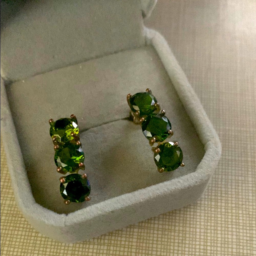 Beautiful olive Green quartz vintage Gemstone Statement earrings - Picture 2 of 9